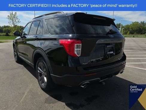 Used 2023 Ford Explorer XLT w/ Equipment Group 202A AWD/4WD image 16
