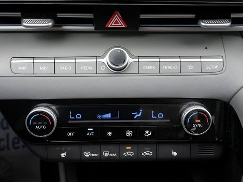 Certified 2024 Hyundai Elantra SEL w/ Convenience Package FWD image 32