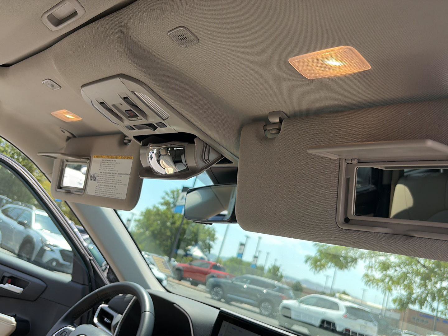 Used 2025 Toyota Highlander XLE AWD/4WD image 22