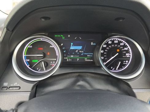 Used 2018 Toyota Camry XLE FWD image 16