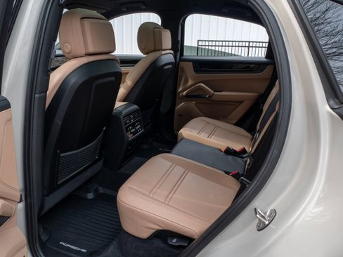 Certified 2024 Porsche Cayenne S w/ Premium Package Plus (PP1) image 37