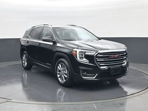 Used 2022 GMC Terrain SLT w/ Infotainment Package II FWD image 3