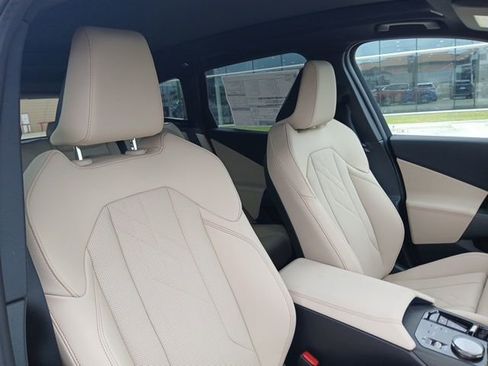 New 2025 BMW X3 xDrive30i w/ Convenience Package image 17