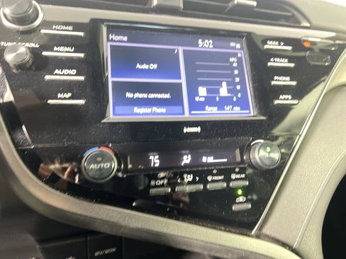 Used 2020 Toyota Camry SE FWD image 24
