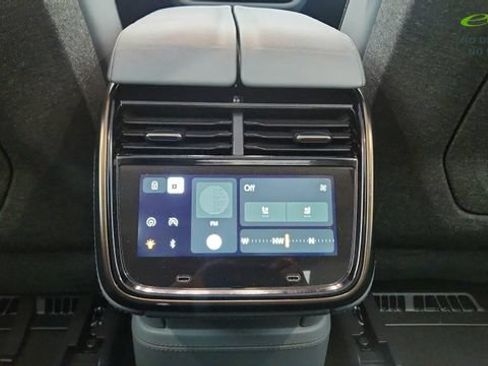 Used 2025 Rivian R1T Premium AWD/4WD image 38