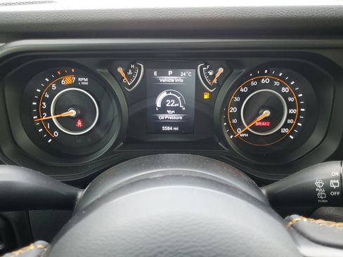 Used 2025 Jeep Wrangler Sport image 18