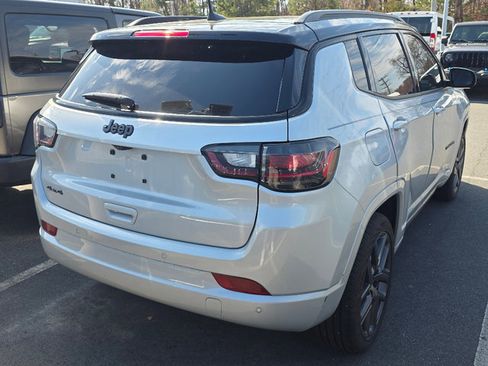 Used 2024 Jeep Compass Limited w/ High Altitude Package image 3