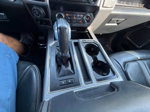 Used 2019 Ford F150 Platinum w/ Equipment Group 701A Luxury AWD/4WD image 32