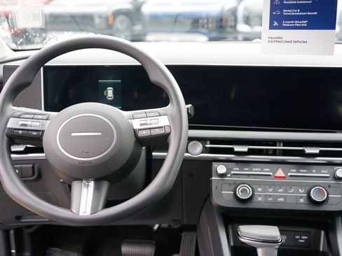 Certified 2025 Hyundai Tucson SE image 16