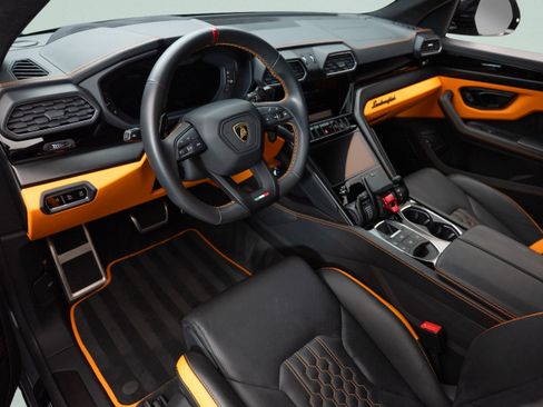 Used 2024 Lamborghini Urus S AWD/4WD image 8