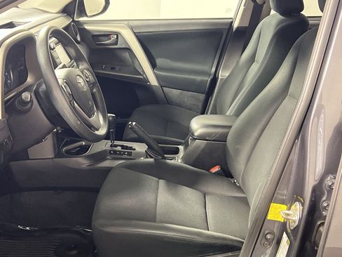 Used 2018 Toyota RAV4 LE image 12