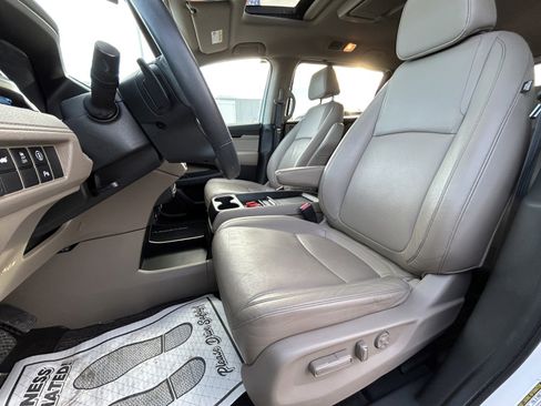 Used 2023 Honda Odyssey Touring image 12