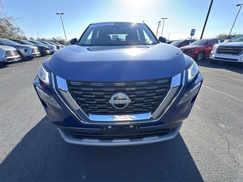 Used 2023 Nissan Rogue SV image 25