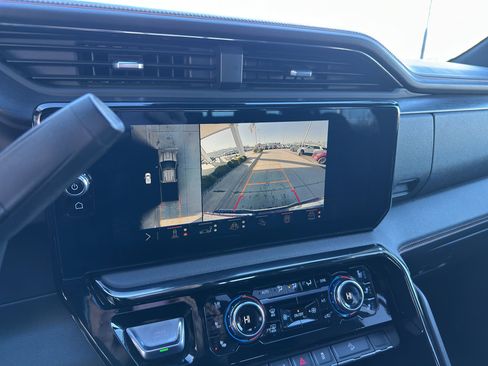 Used 2024 GMC Sierra 2500 AT4 w/ Technology Package image 22