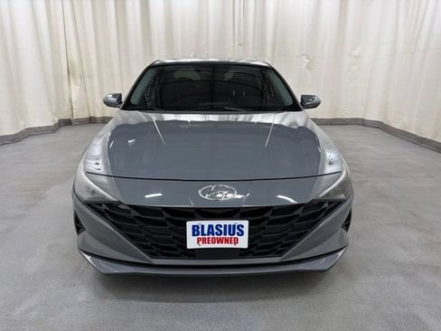 Used 2022 Hyundai Elantra SEL w/ Convenience Package FWD image 8