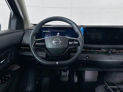 Used 2023 Nissan Ariya AWD image 18