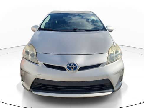 Used 2014 Toyota Prius Four FWD image 2