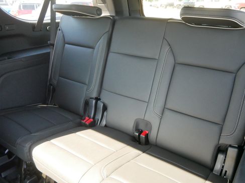 New 2026 Chevrolet Suburban Premier w/ Sun And Tow Package AWD/4WD image 6