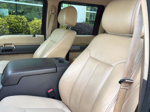 Used 2012 Ford F250 Lariat w/ Lariat Interior Pkg AWD/4WD image 27