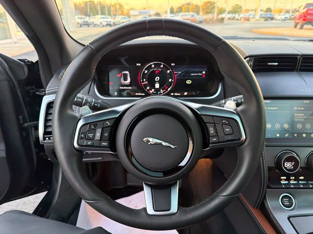 Used 2021 Jaguar F-TYPE Coupe RWD image 20