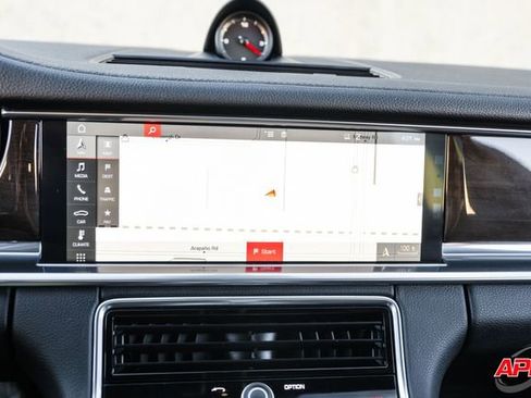 Used 2018 Porsche Panamera 4S image 18