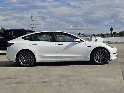 Used 2023 Tesla Model 3 Standard Range image 10