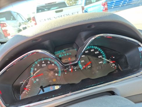 Used 2016 Chevrolet Traverse LT w/ Style and Technology Package image 7