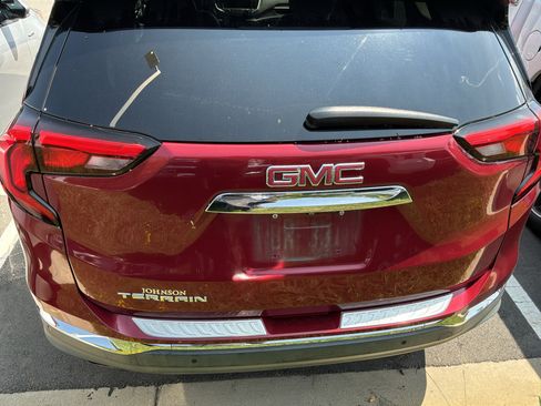Used 2020 GMC Terrain SLT w/ Preferred Package FWD image 7
