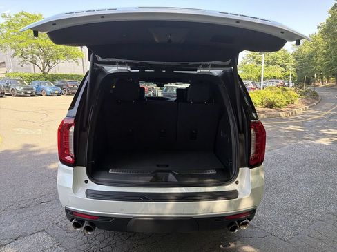 Used 2024 GMC Yukon Denali w/ Advanced Technology Package AWD/4WD image 27