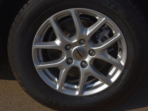 Used 2024 Chrysler Pacifica Touring-L FWD image 10
