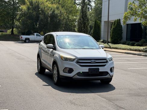 Used 2017 Ford Escape SE AWD/4WD image 1