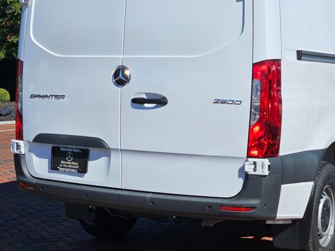 New 2024 Mercedes-Benz Sprinter 2500 image 13