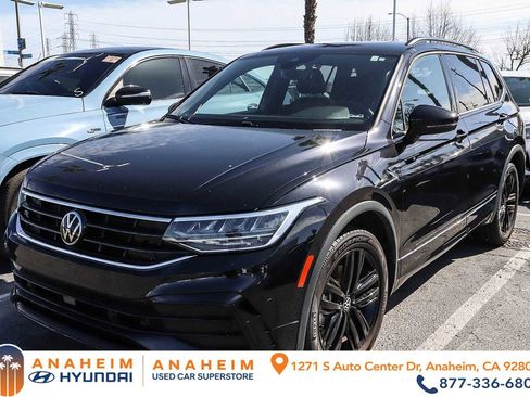 Used 2022 Volkswagen Tiguan SE R-Line image 1