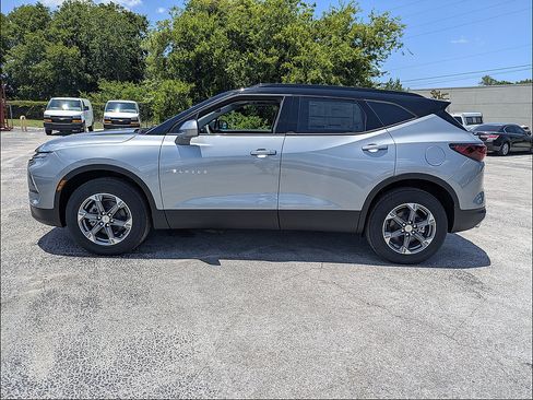 New 2026 Chevrolet Blazer LT w/ Convenience Package FWD image 4