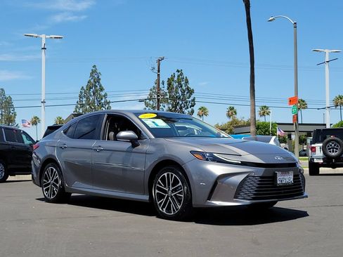 Used 2026 Toyota Camry XLE AWD/4WD image 34