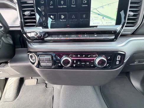 Used 2025 GMC Sierra 1500 SLT image 13