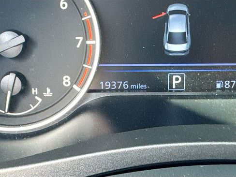 Used 2023 Nissan Altima 2.5 SR FWD image 12