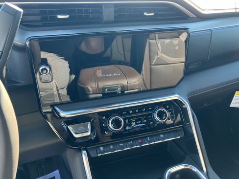 New 2026 GMC Sierra 3500 Denali w/ Denali Reserve Package image 23