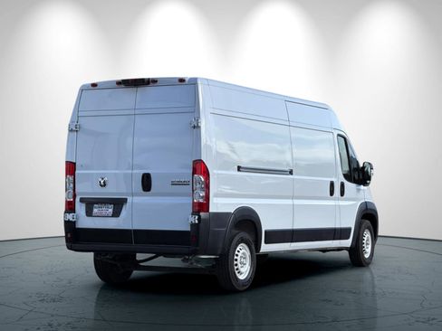 Used 2025 RAM ProMaster 2500 w/ Storage Group image 4