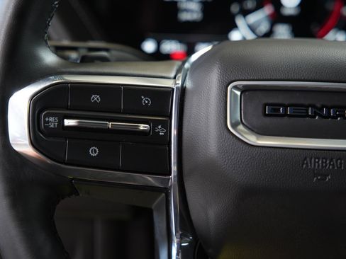Used 2025 GMC Yukon Denali AWD/4WD image 42