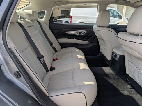 Used 2018 INFINITI Q70 L 3.7 image 20