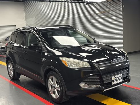 Used 2015 Ford Escape SE w/ Equipment Group 201A FWD image 6