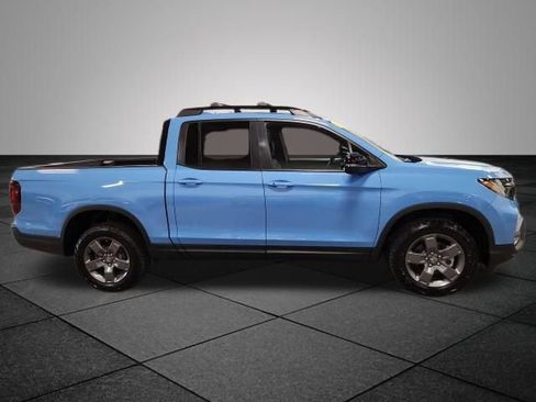 Used 2025 Honda Ridgeline TrailSport image 2