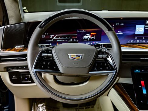 Used 2025 Cadillac Escalade Sport Platinum w/ LPO, Floor Liner Package image 18