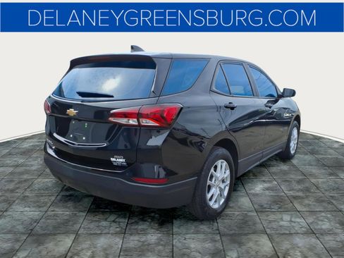 Used 2023 Chevrolet Equinox LS image 3