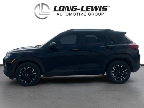 Used 2023 Chevrolet TrailBlazer LT w/ Convenience Package FWD image 2