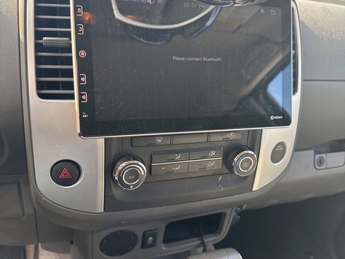 Used 2018 Nissan Frontier S image 2