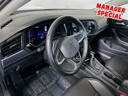 Used 2024 Volkswagen Jetta SE FWD image 10