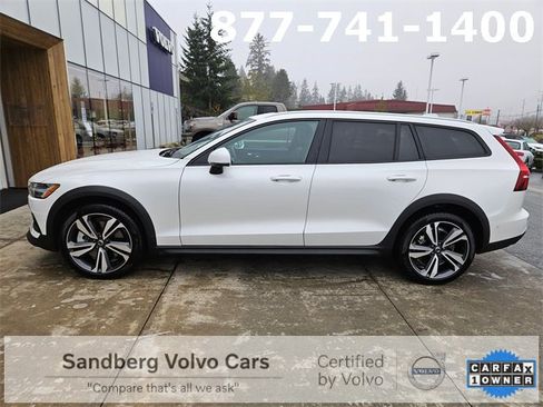 Certified 2025 Volvo V60 B5 Cross Country Plus image 5