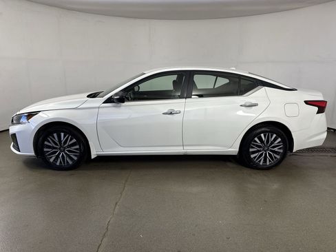 Certified 2024 Nissan Altima 2.5 SV image 30